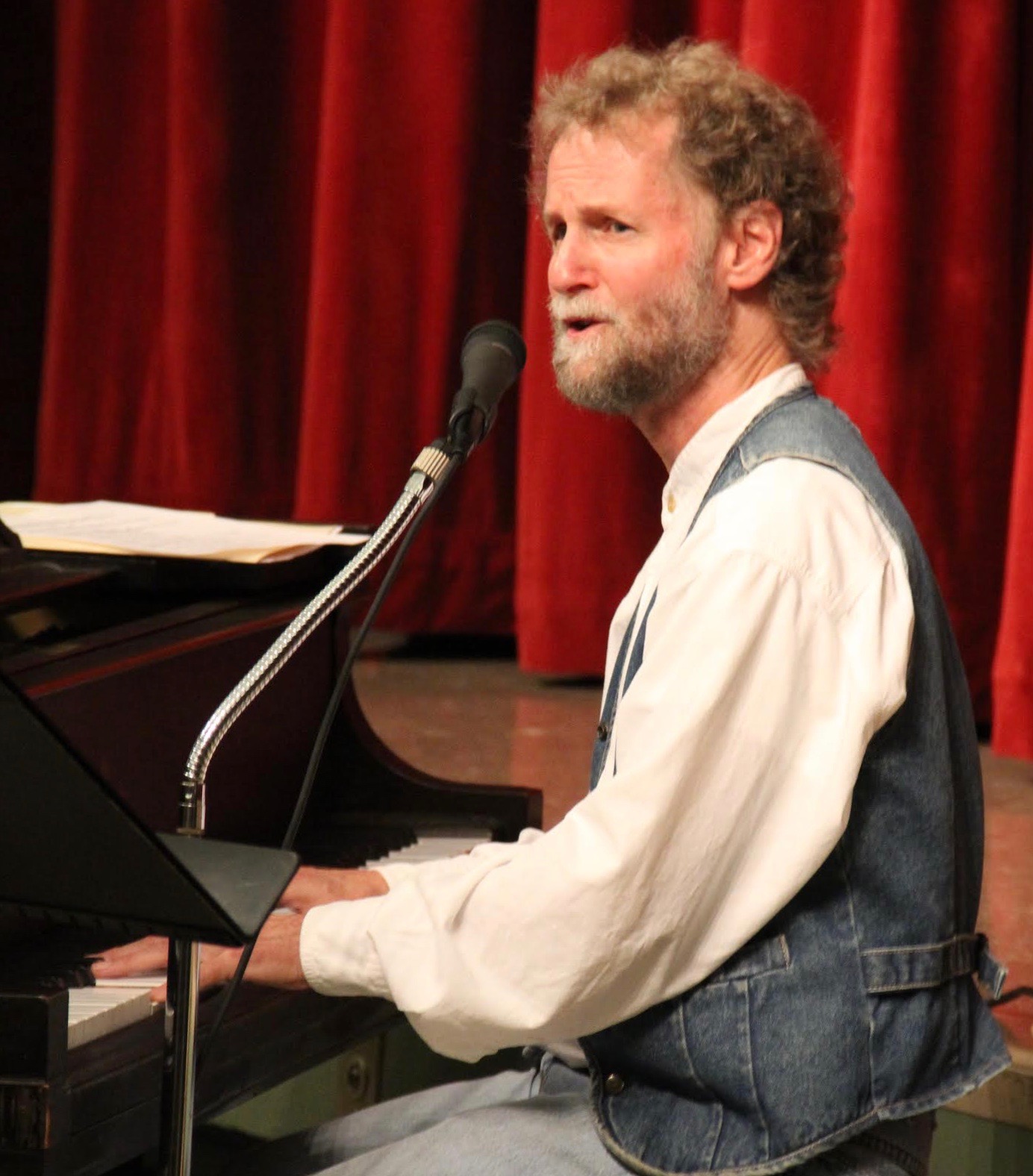 Bill Cohen piano singing